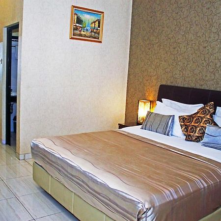 Hotel C3 Semarang Exteriér fotografie